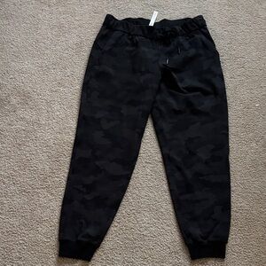 LuluLemon Camouflage Jogger Pants Womens size 10